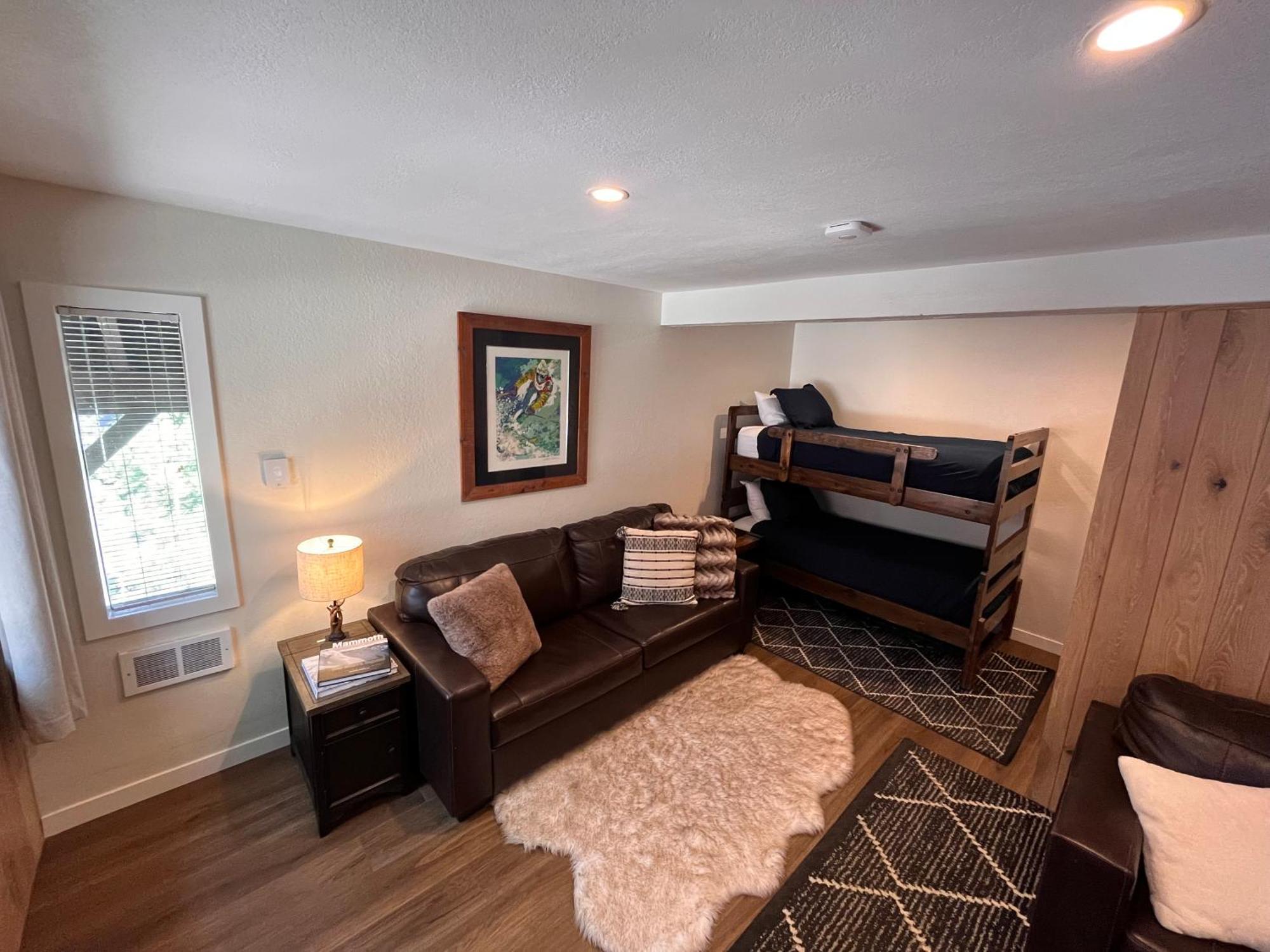 Tastefully Remodeled Condo At Mammoth Ski & Racquet Club, Hot Tub, Garage, 10 Min Walk To Ski Lifts Mammoth Lakes Exterior foto
